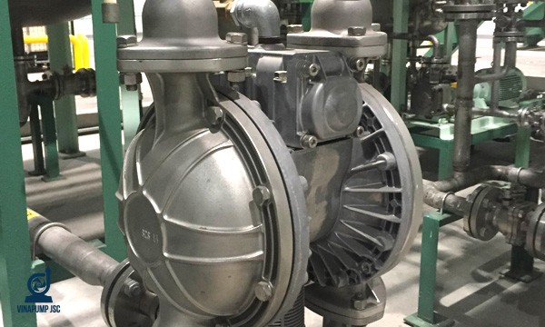 máy bơm dầu bằng khí nén