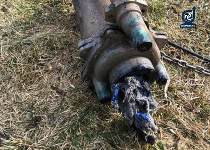 nguyen nhan may bom len nuoc yeu