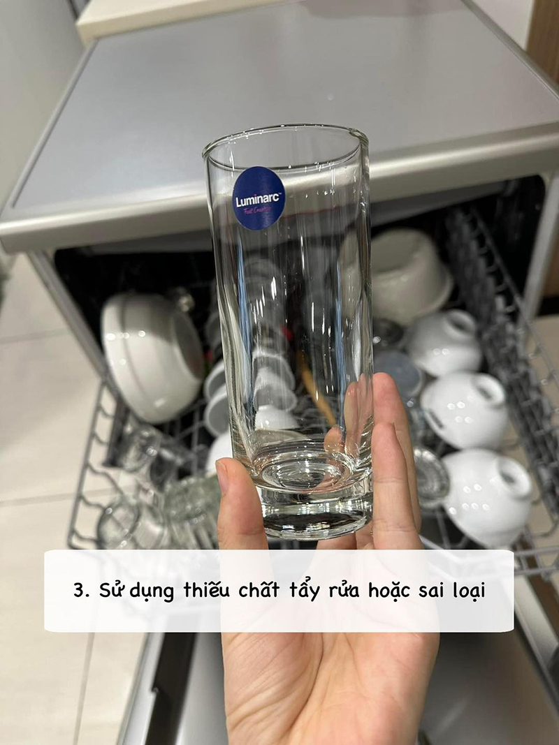 Lý do bát đũa sau khi rửa vẫn ướt?