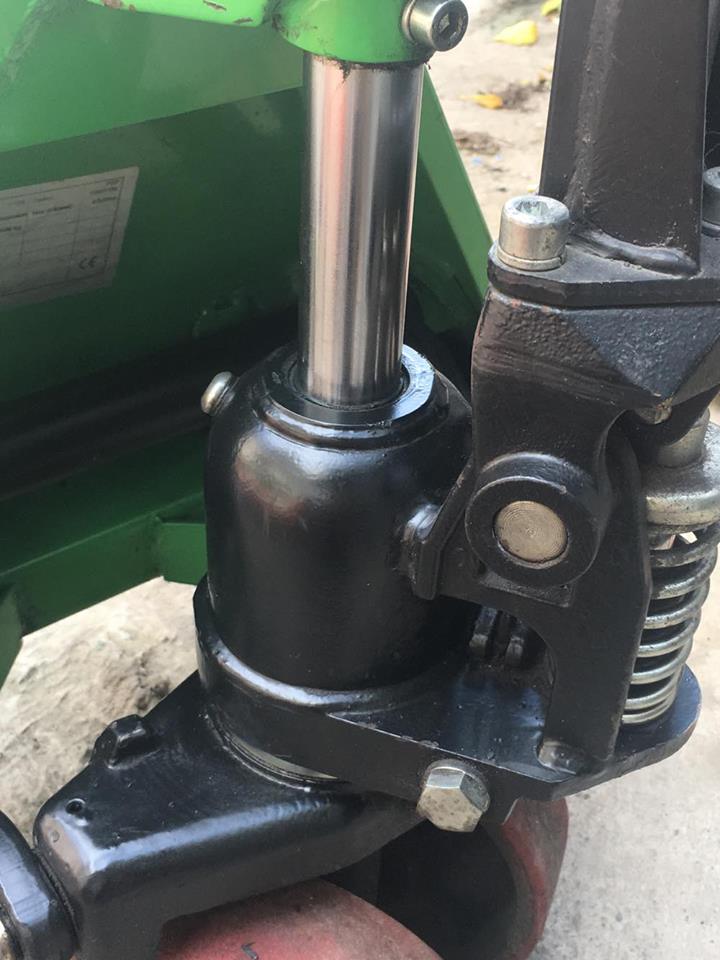 Xe nâng 2500kg model DF