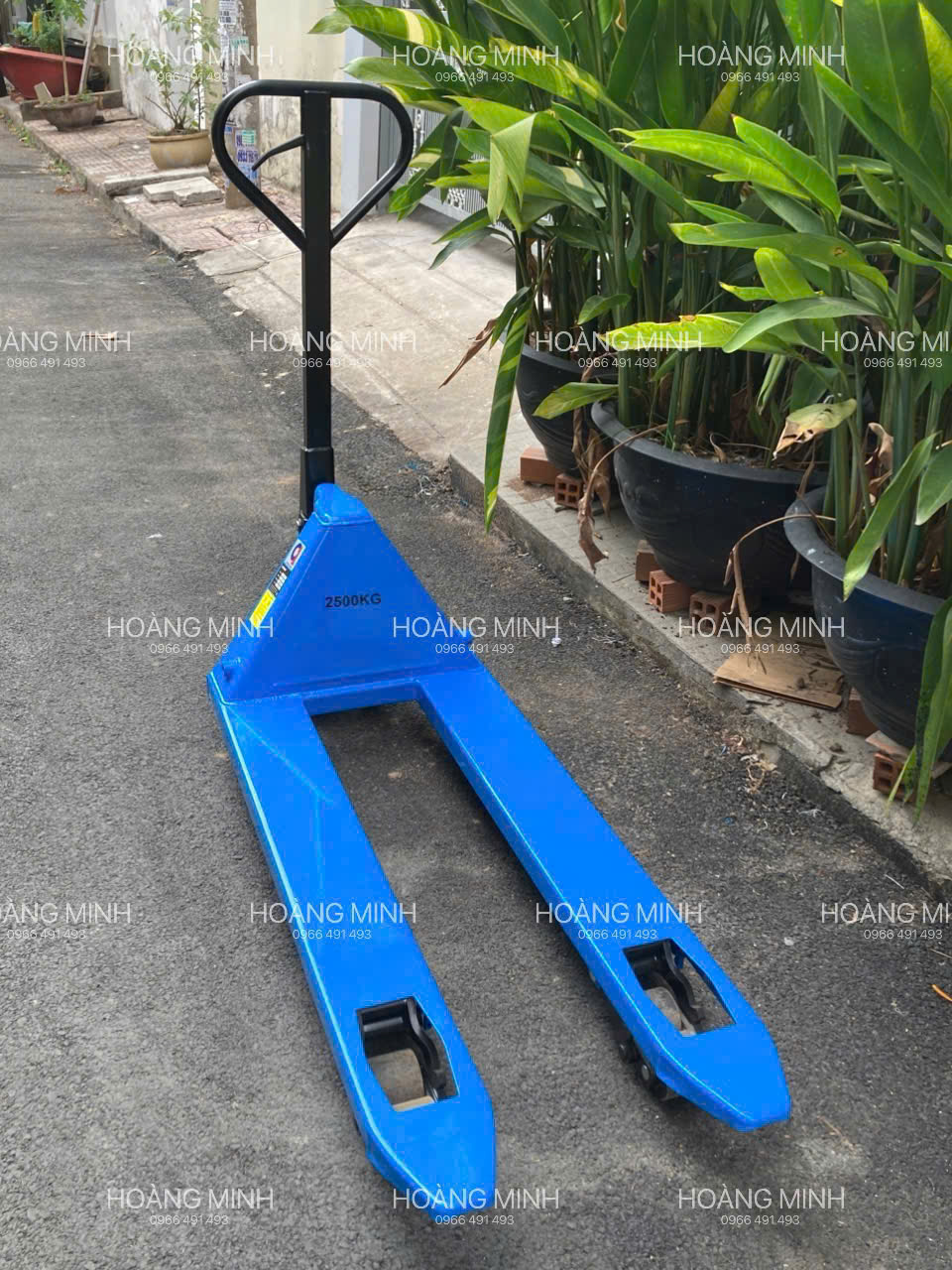 Xe nâng tay càng hẹp 2500kg Ichimens