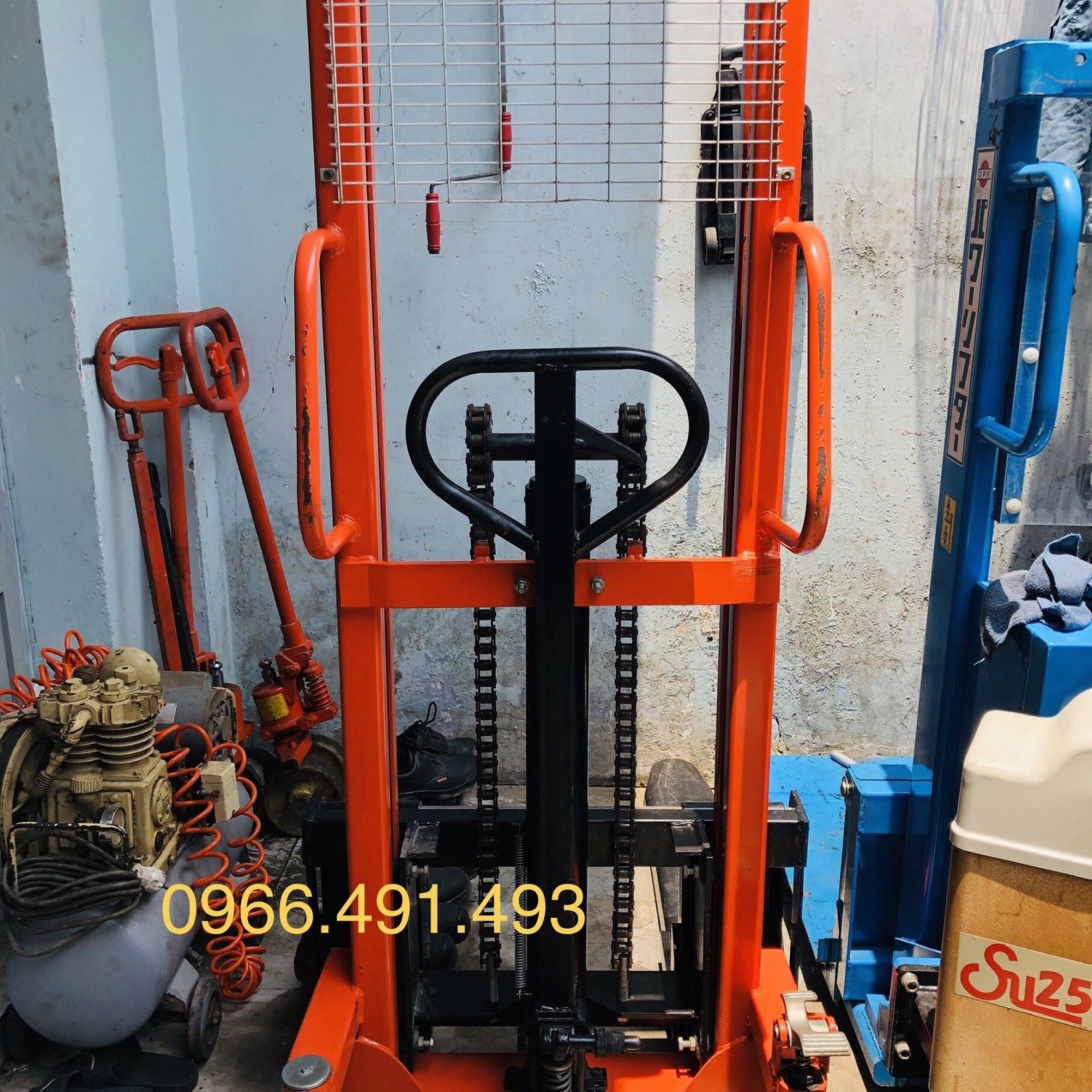 xe nâng tay cao 1.5 tấn