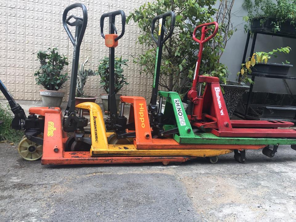 xe nâng tay Nhật cũ giá rẻ