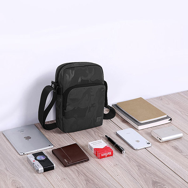 túi phụ kiện crossbody wiwu màu đen