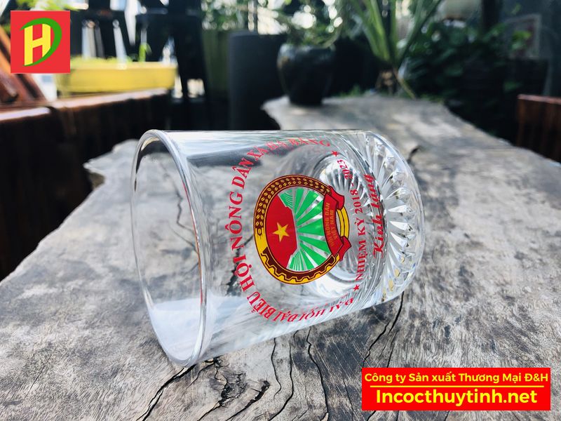 Cốc thủy tinh quán cafe rock bar