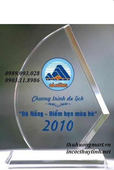 cúp thủy tinh cao cấp