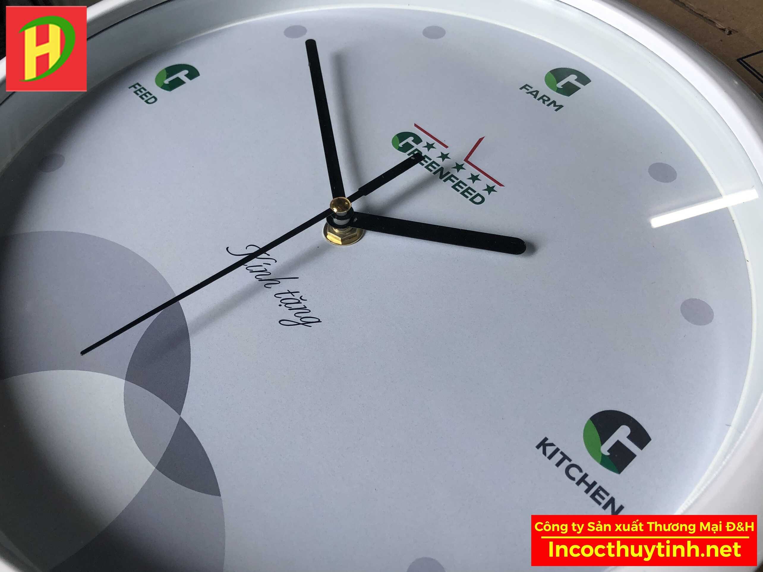 Đồng hồ tròn khung nhựa trắng DH11