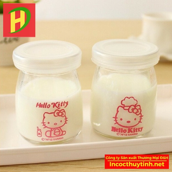 Hũ thủy tinh làm sữa chua in hình
