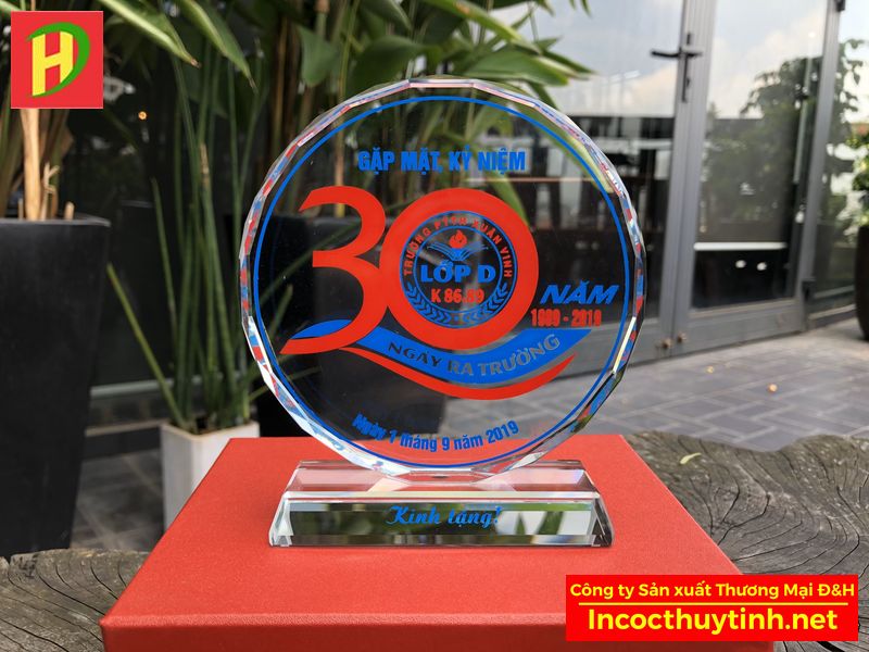Kỷ niệm chương thuỷ tinh