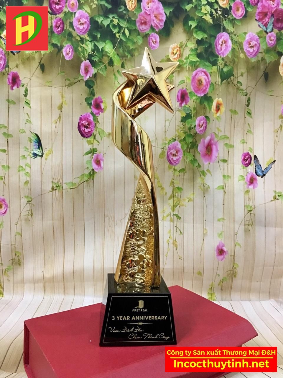 Dịch vụ in ấn logo thương hiệu kỷ niệm chương cao cấp