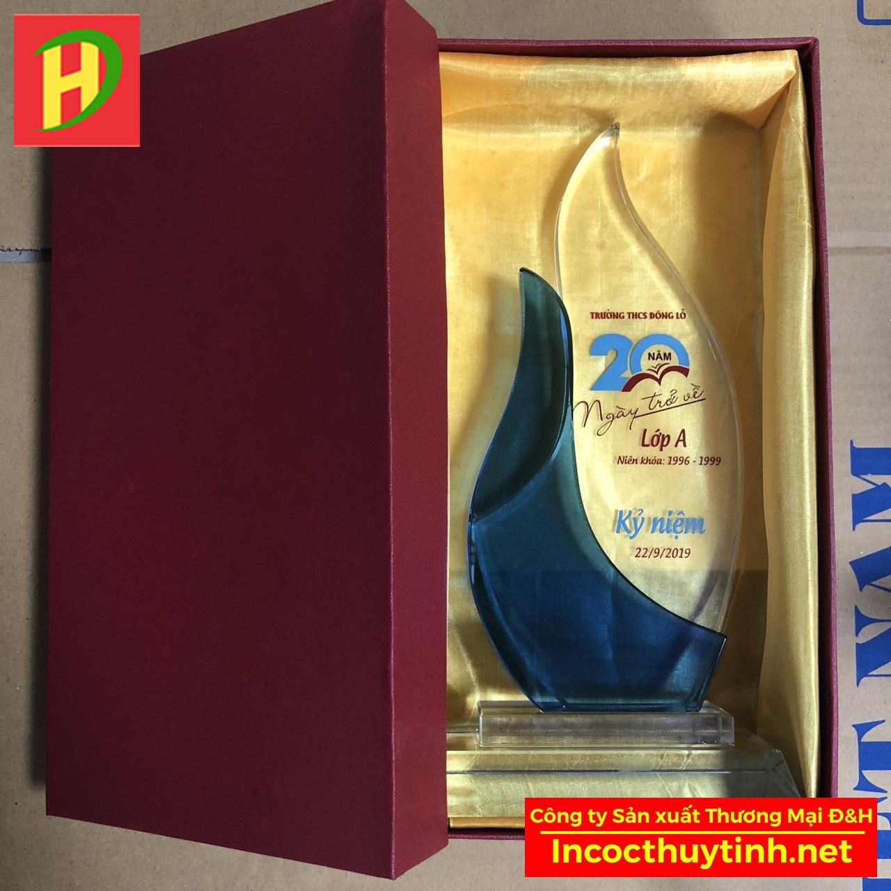 Dịch vụ in ấn logo thương hiệu kỷ niệm chương cao cấp