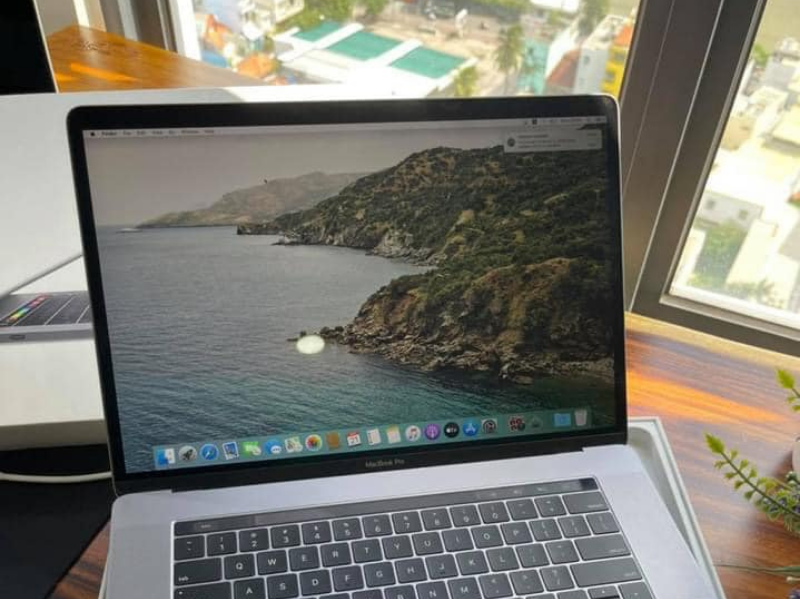 Dấu hiệu nên thay màn hình Macbook tại Đà Nẵng