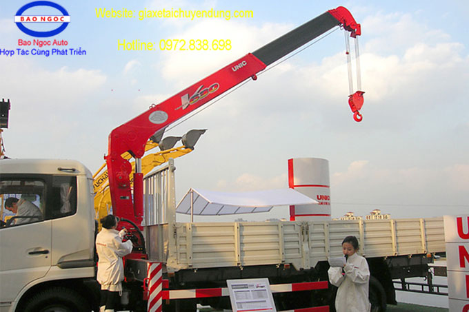 xe cẩu tự hành 6 tấn