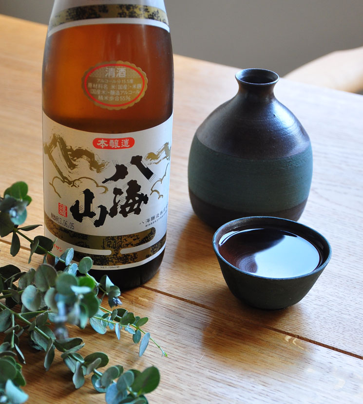 Cách uống rượu sake Hakkaisan Honjozo ngon