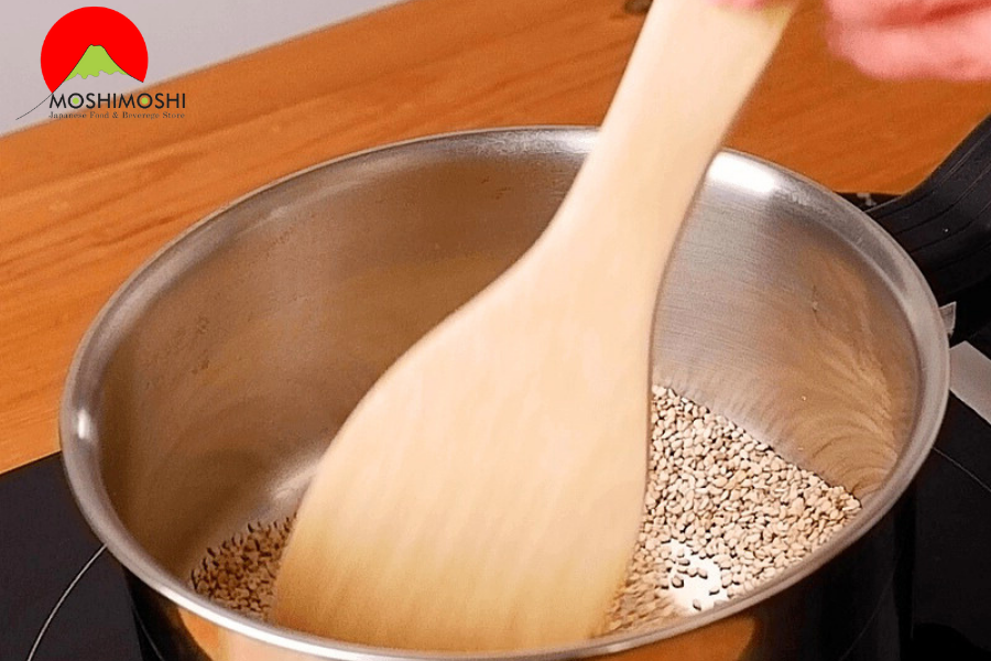 rang mè làm nước sốt mè rang