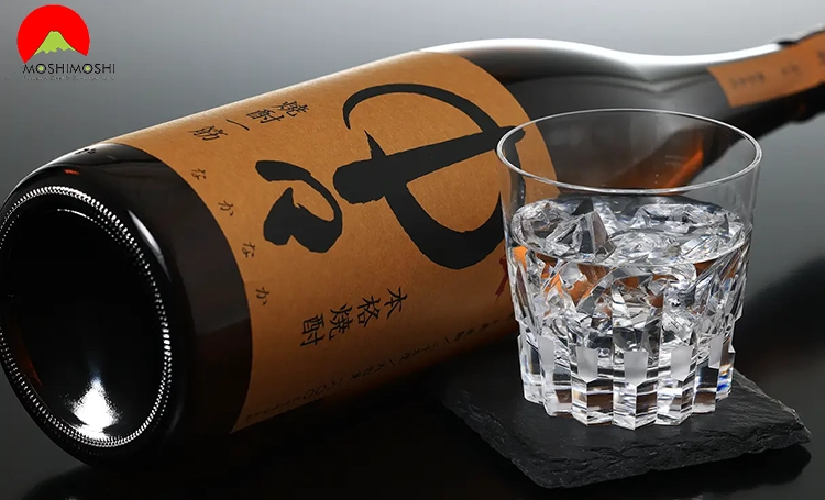 Cách uống rượu shochu Nakanaka Mugi 1800ml Nhật Bản với đá lạnh
