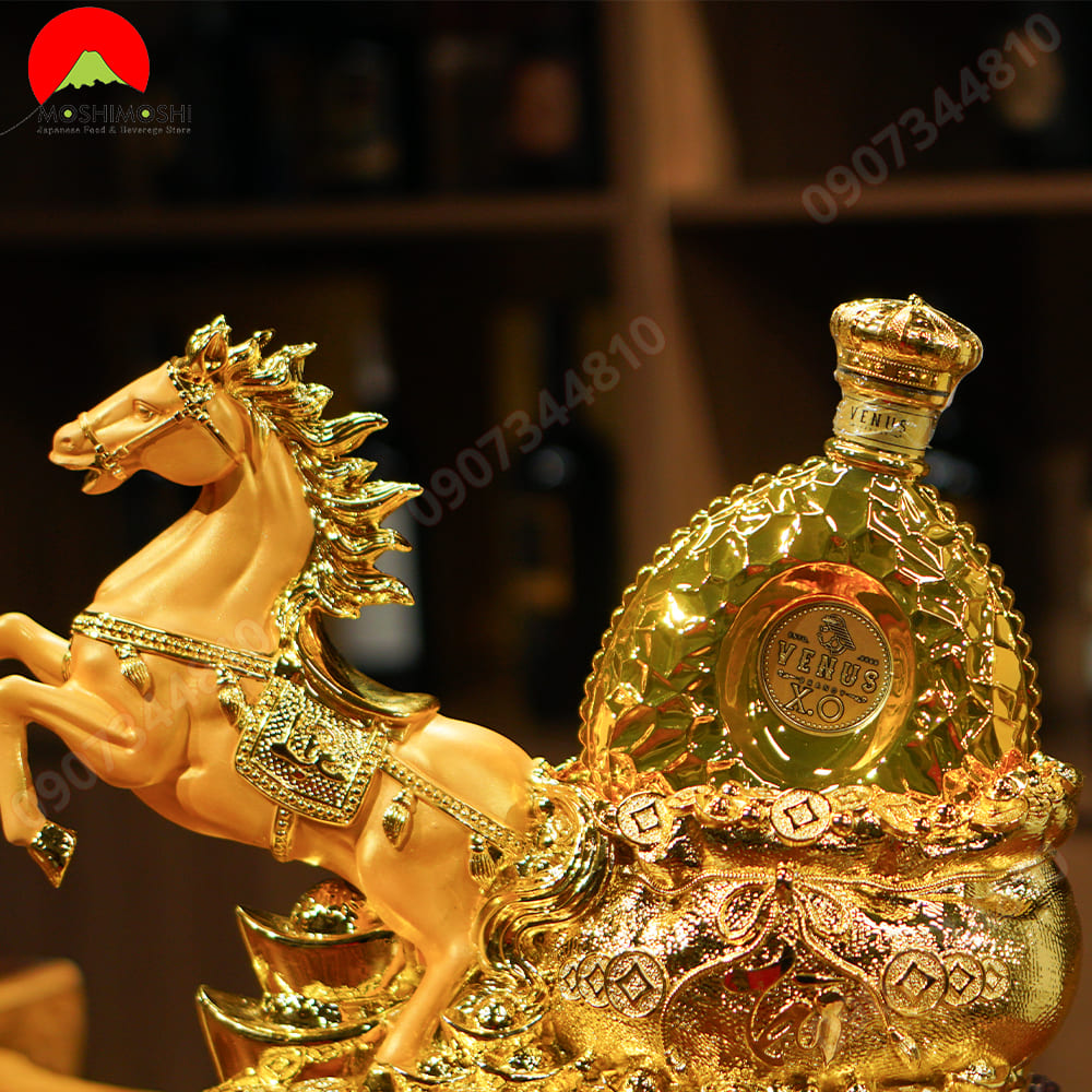 Kệ Rượu Ngựa Vàng Mã Đáo Thành Công 700ml chai vàng