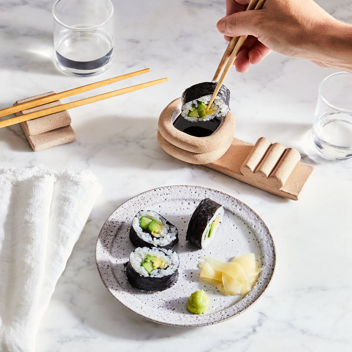 cách làm cơm cuộn sushi, nguyên liệu làm cơm cuộn