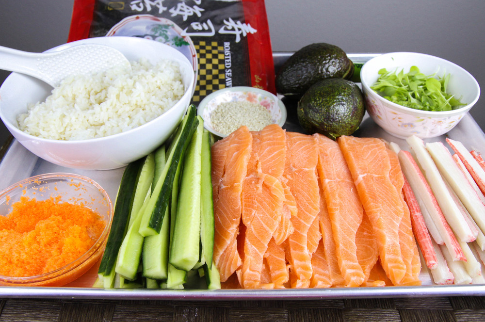 cách làm cơm cuộn sushi, nguyên liệu làm cơm cuộn