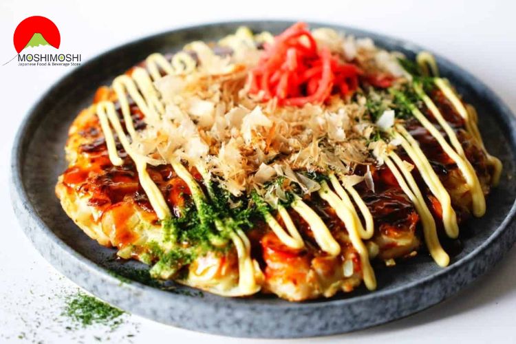 Cá bào sợi nhỏ Ito Katsuo rắc lên bánh xèo Nhật Bản