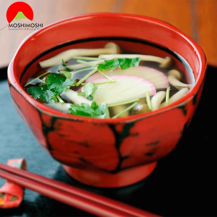 Chả cá đỏ Kamaboko Red nấu cùng với mì, uon và súp miso