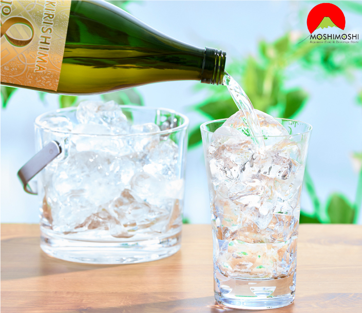 Cách uống rượu shochu Kirishima No 8 Nhật Bản với đá