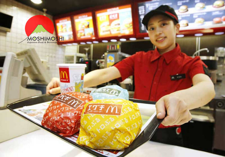 du học sinh làm việc bán thời gian tại cửa hàng tiện lợi