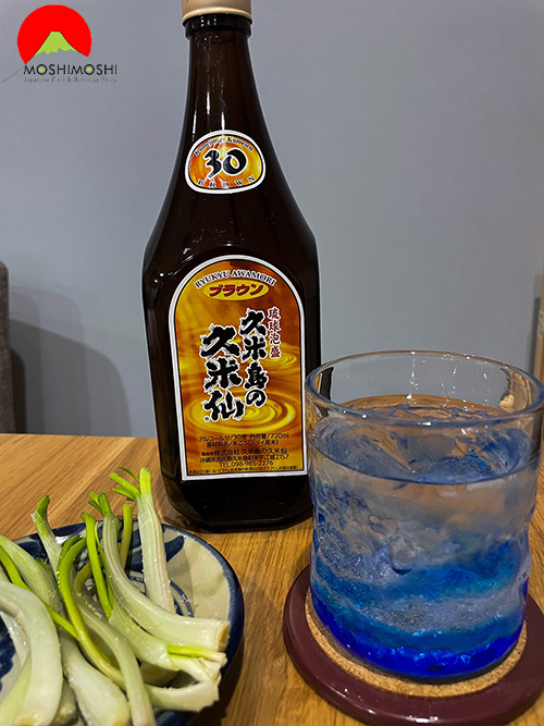 Cách uống rượu shochu Brown Kumesen 720ml Nhật Bản với đá lạnh