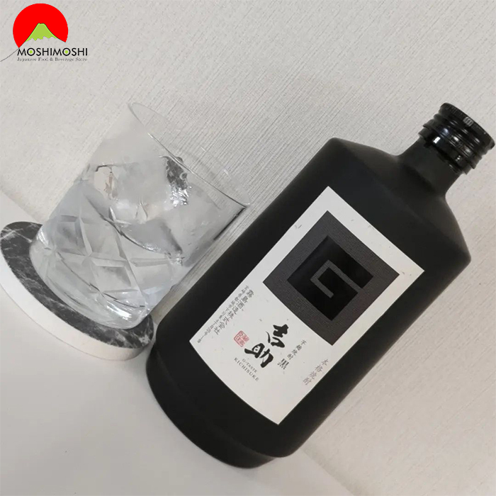Cách uống rượu shochu Kichisuke Kuro Kirishima Imo 720ml Nhật Bản với đá lạnh