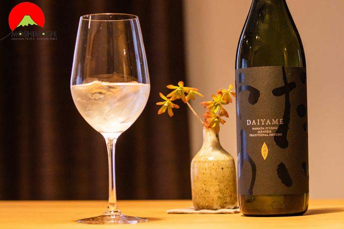 Cách uống rượu shochu Daiyame 25 900ml Nhật Bản với đá