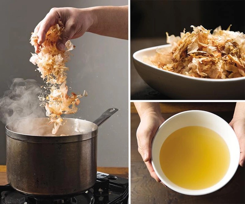 Nấu nước dùng Dashi tảo bẹ và cá bào.