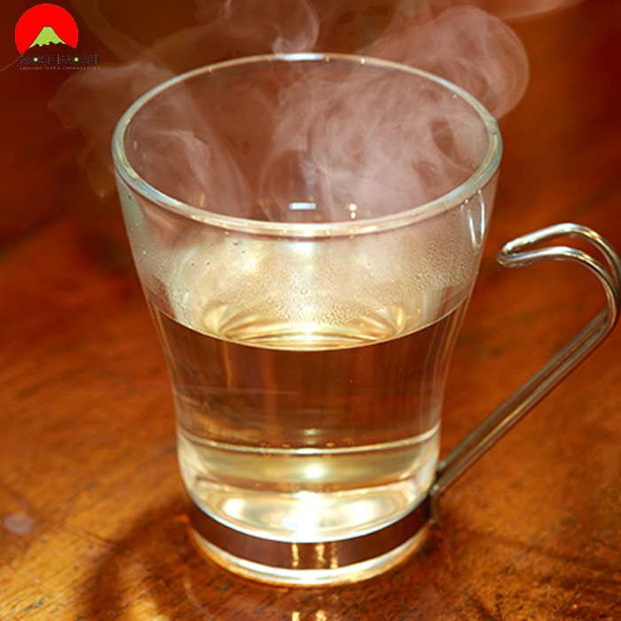 Cách uống rượu mơ Nhật với nước lọc