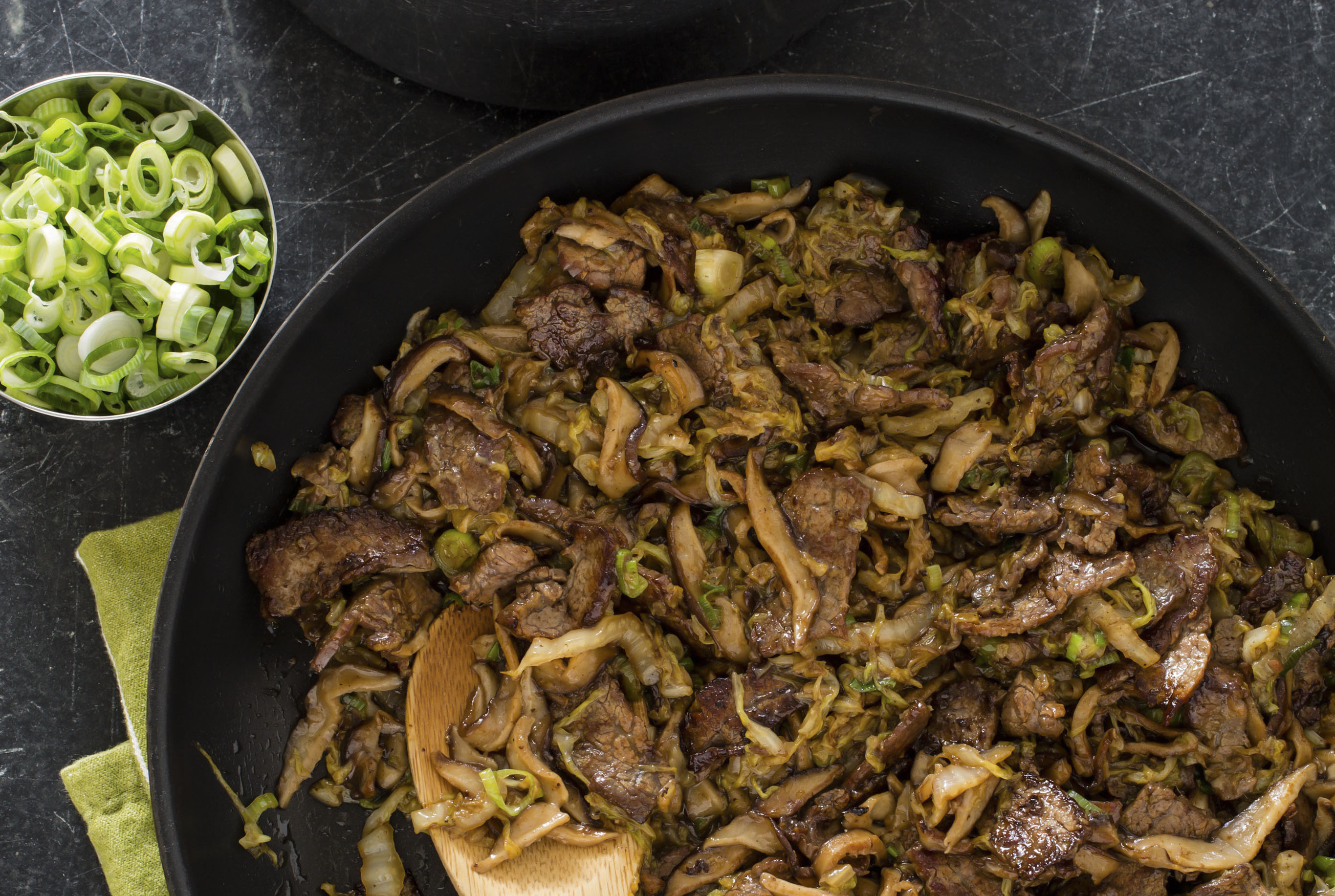 Sơ chế nấm đông cô Nhật đúng cách