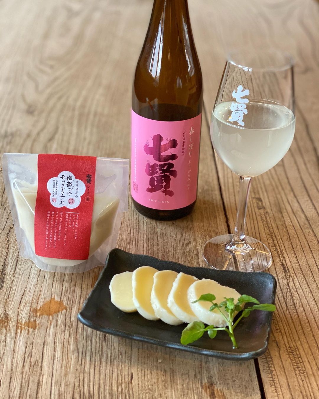 Cách uống rượu sake Shichiken Junmai Harushibori