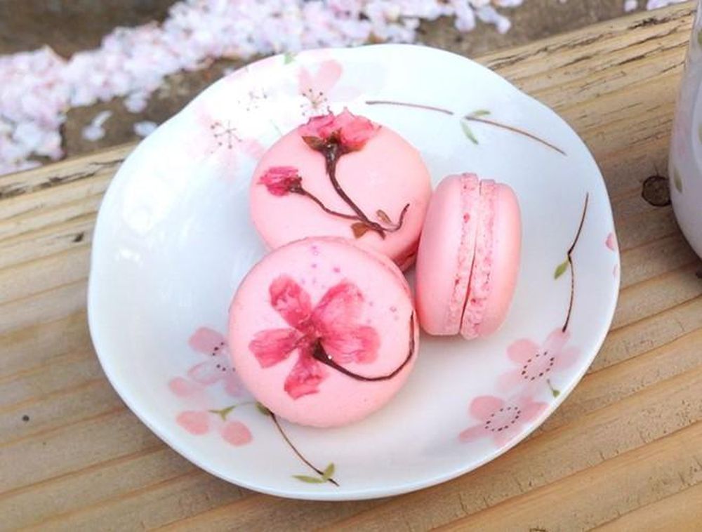 Các món ăn mùa xuân làm từ hoa anh đào ở Nhật Bản.