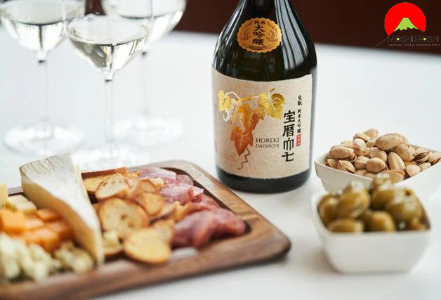 Uống rượu sake Junmai Daiginjo Daishichi Horeki ngon miệng