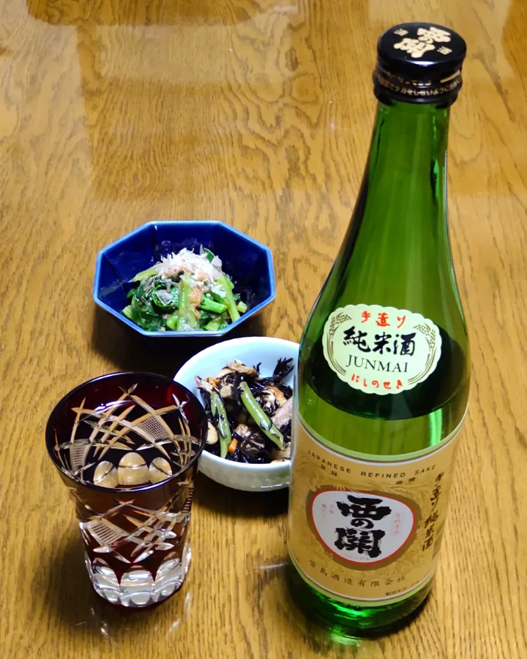 Cách uống rượu sake Nishinoseki Junmai 720ml Nhật Bản ở nhiệt độ phòng