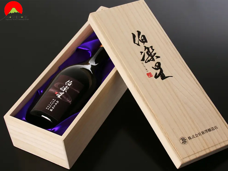 Vì sao bạn nên chọn rượu sake Hakurakusei Tojo Akitsu Junmai Daiginjo?