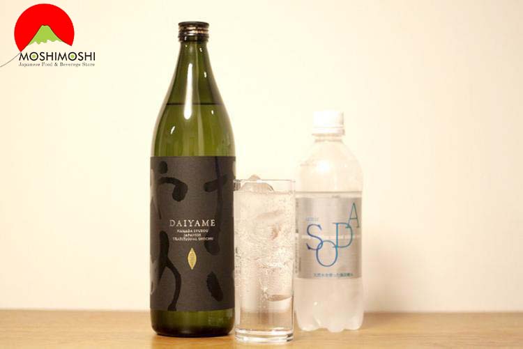 Cách uống rượu shochu Daiyame 25 900ml Nhật Bản với nước có ga