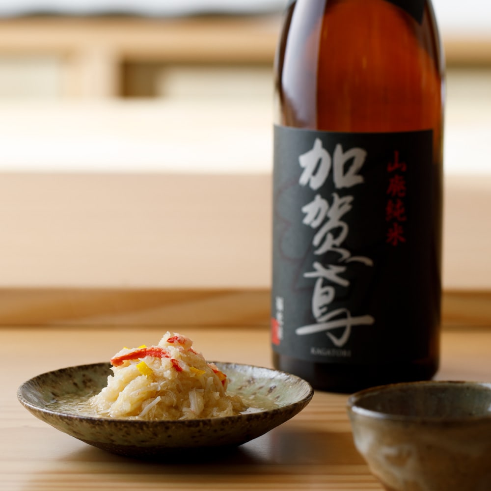 Uống rượu sake Kagatobi Yamahai Junmai sao cho ngon