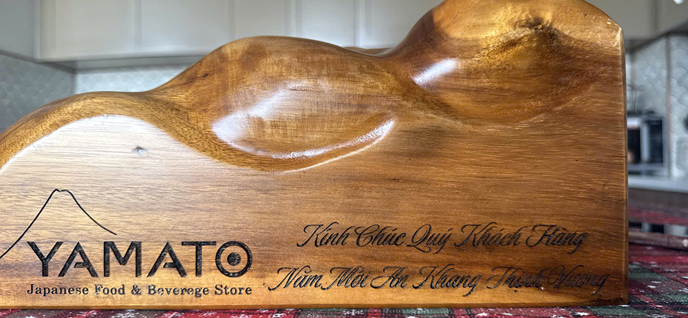 Ngựa Long Mã Đế Gỗ khắc laser logo, câu chúc tết