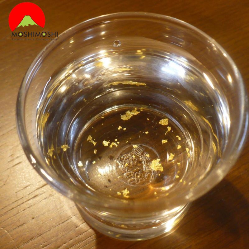 vảy vàng trong rượu sake