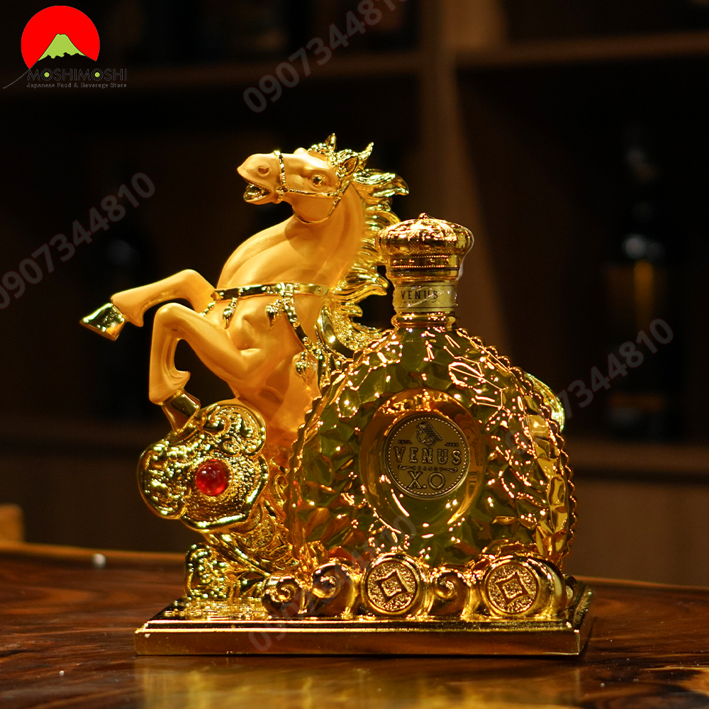 Kệ Rượu Ngựa Vàng Brandy XO 700ml chai vàng