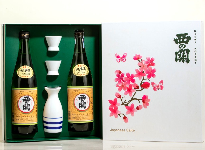 Hộp quà Tết rượu Sake hoa anh Đào 720ml (mẫu 3)
