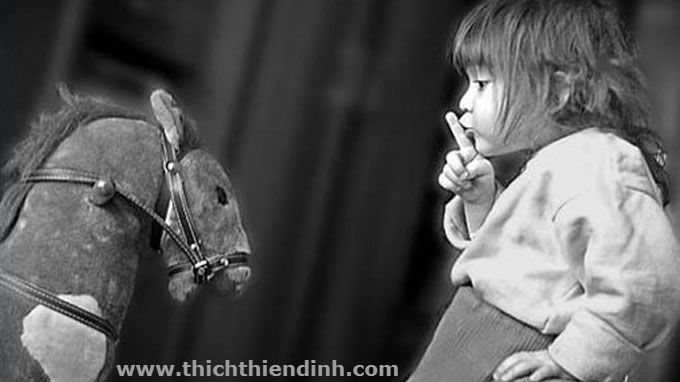 IM LẶNG LÀ DỪNG LẠI ĐỂ THƯƠNG