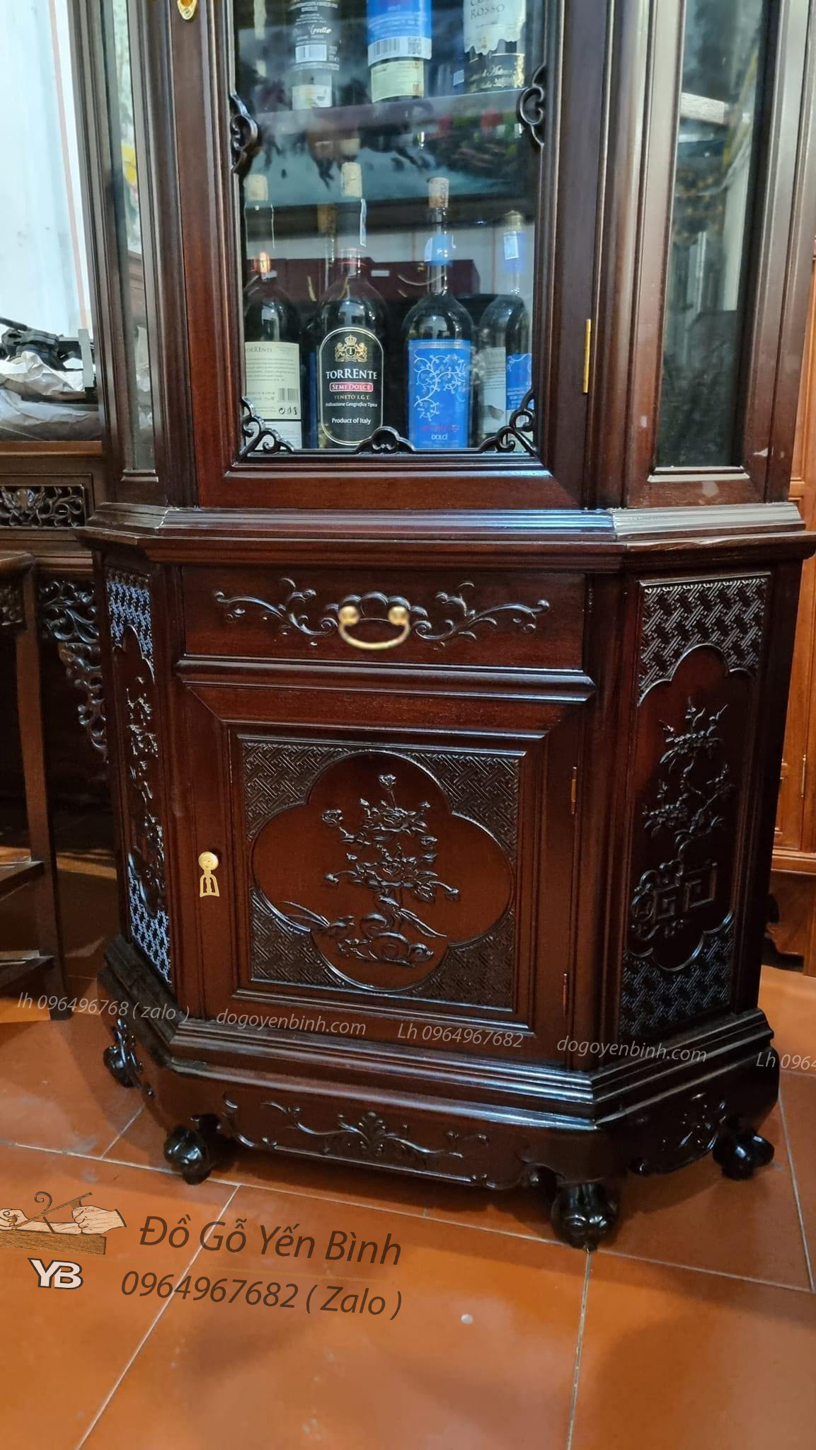 tu-ruou-goc-tu-trung-bay-do-phong-khach-phong-bep-11