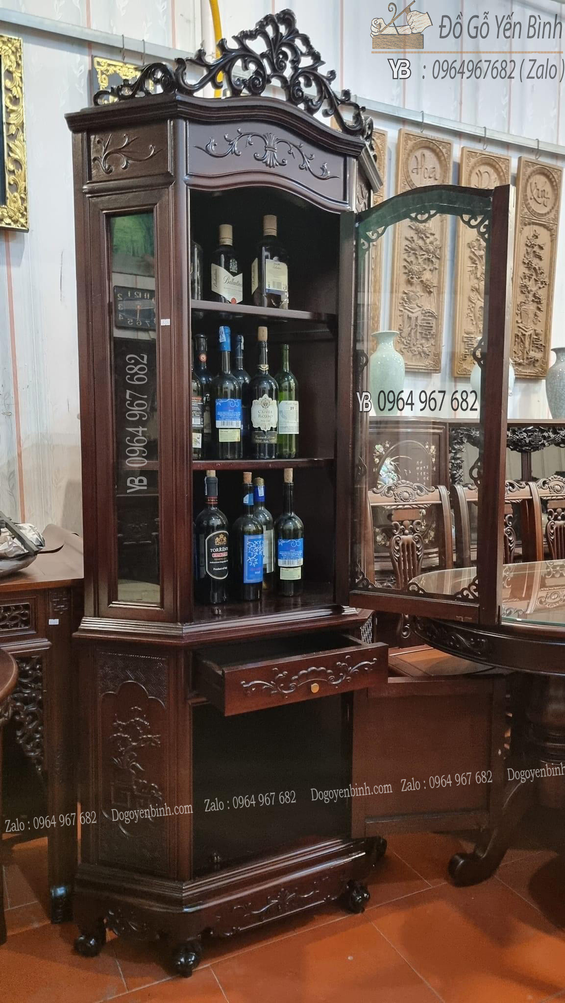 tu-ruou-goc-tu-trung-bay-do-phong-khach-phong-bep-9