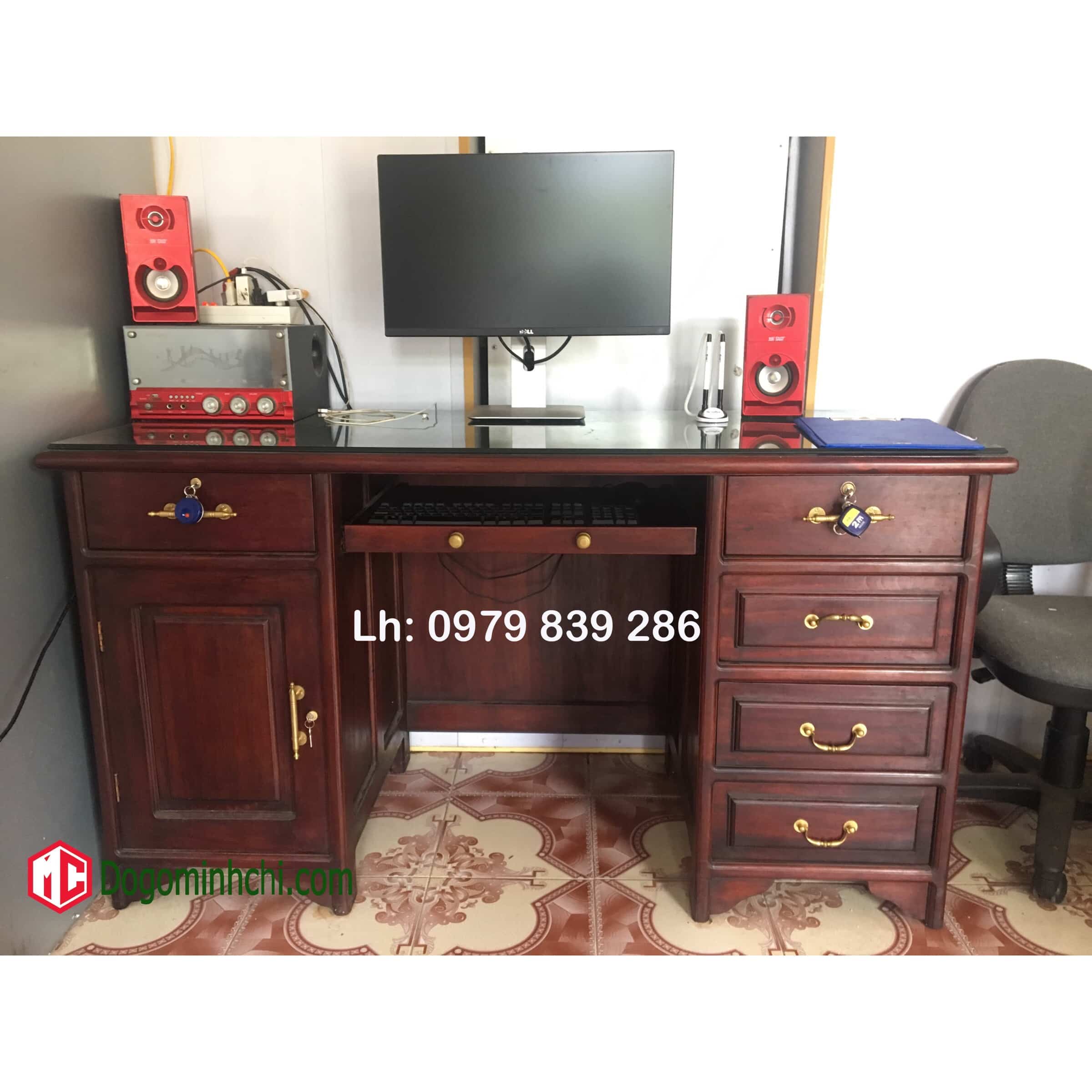 ban-may-tinh-chat-go-tot-ben-3