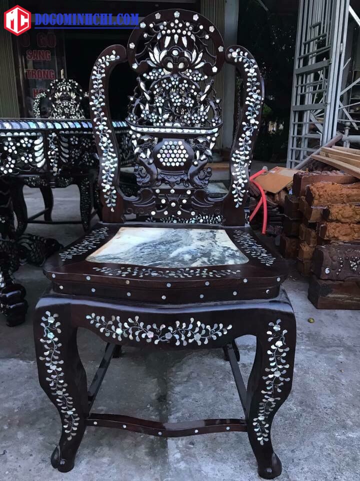 top-5-bo-ban-ghe-kham-can-oc-dep-tren-thi-truong-9