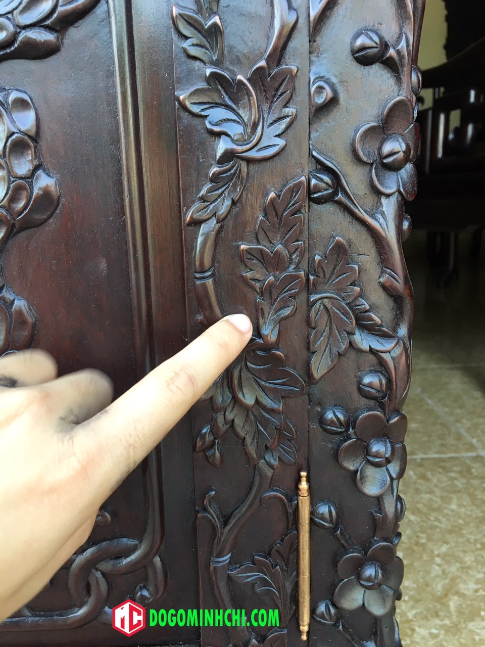 tu-bay-do-cham-tay-4